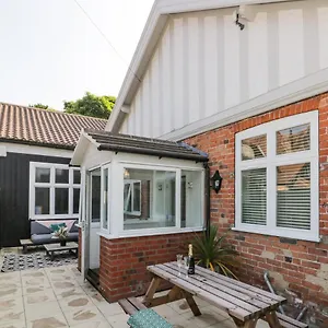  Holiday home Potter's